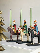 Cargar imagen en el visor de la galería, Candelabros Reyes Magos a caballo