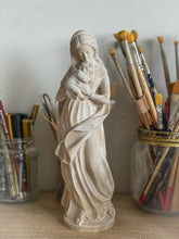 Cargar imagen en el visor de la galería, Stella Matutina ~ grises (29cms)